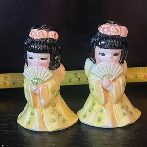 Lady S&P Shakers - Yellow - Vintage- Hand Painted - Japan-